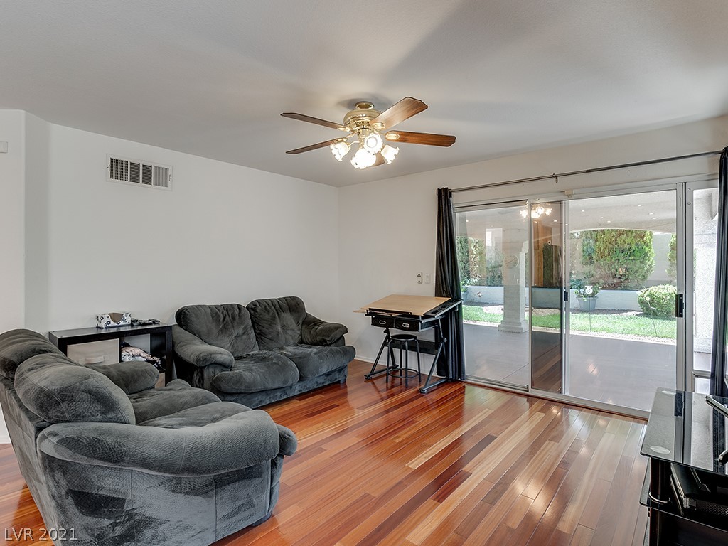 739 Roddenberry Avenue Las Vegas, NV 89123 - Photo 11 of 45