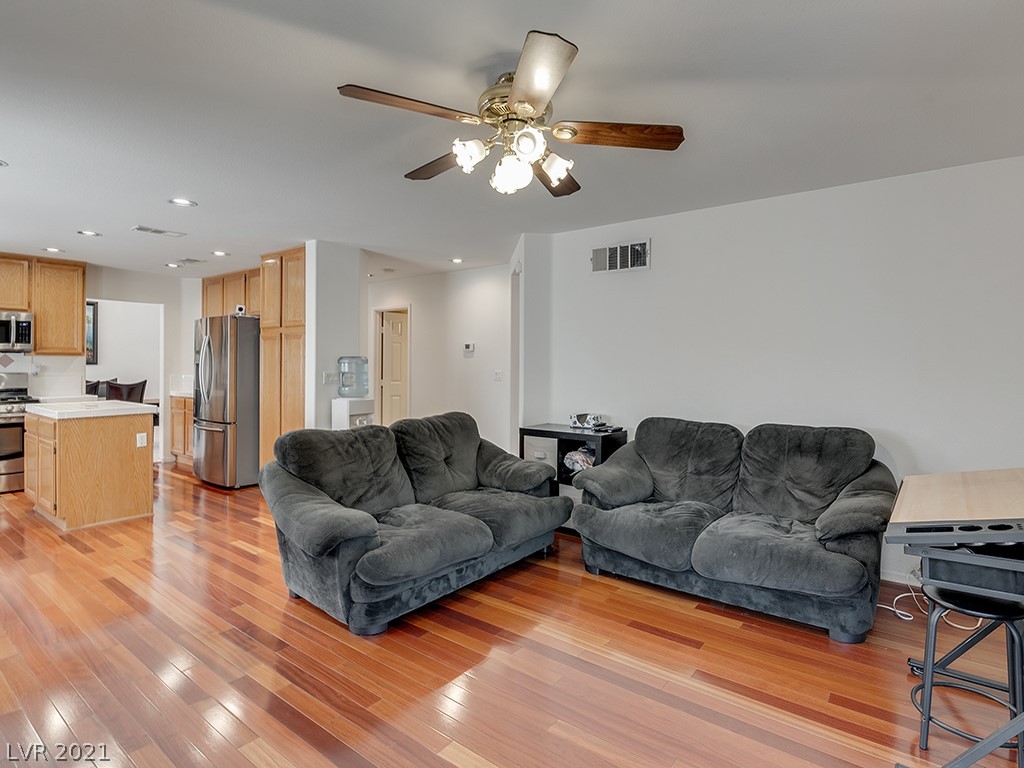 739 Roddenberry Avenue Las Vegas, NV 89123 - Photo 13 of 45