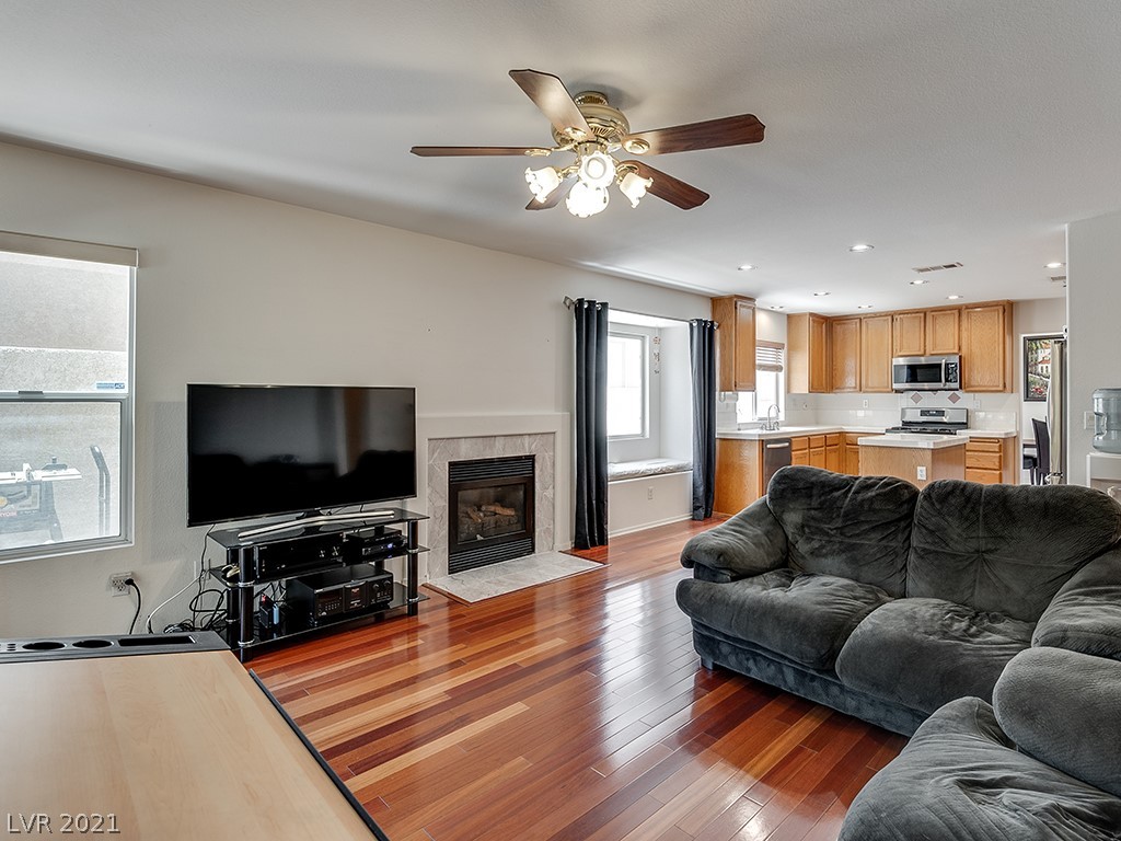 739 Roddenberry Avenue Las Vegas, NV 89123 - Photo 14 of 45