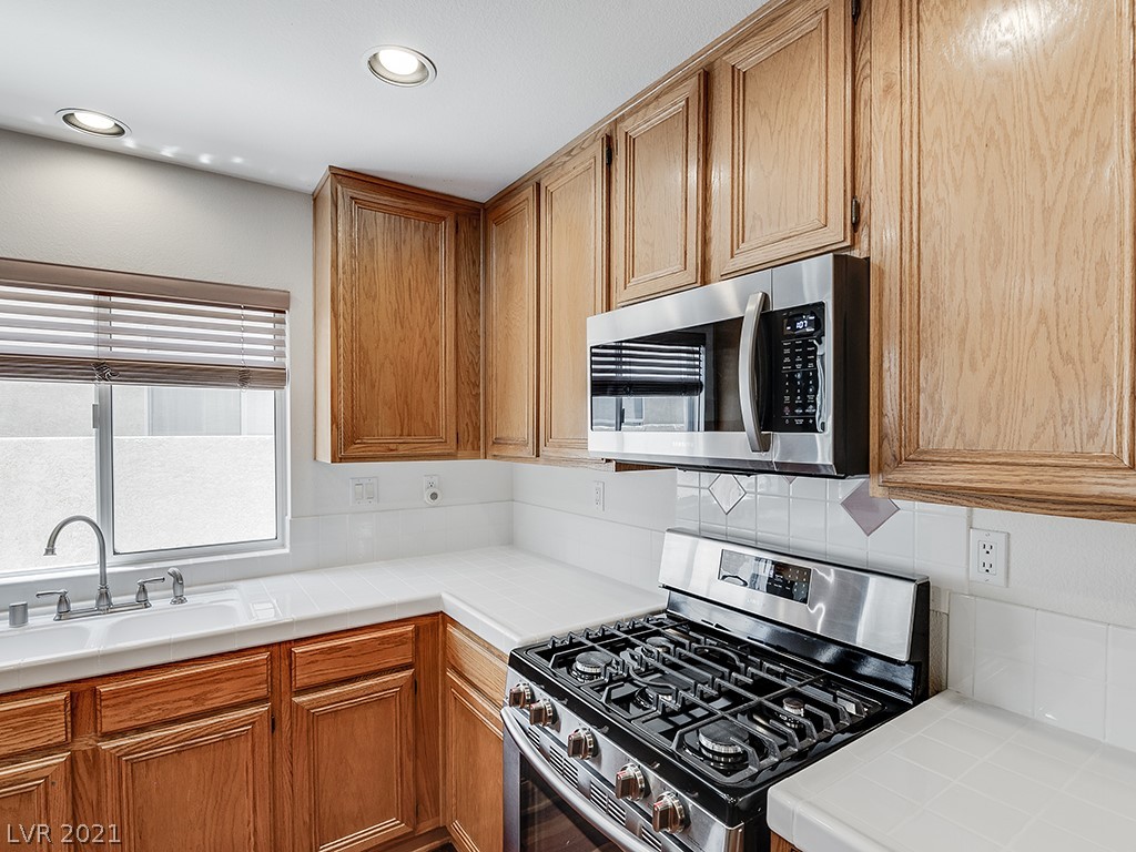 739 Roddenberry Avenue Las Vegas, NV 89123 - Photo 9 of 45