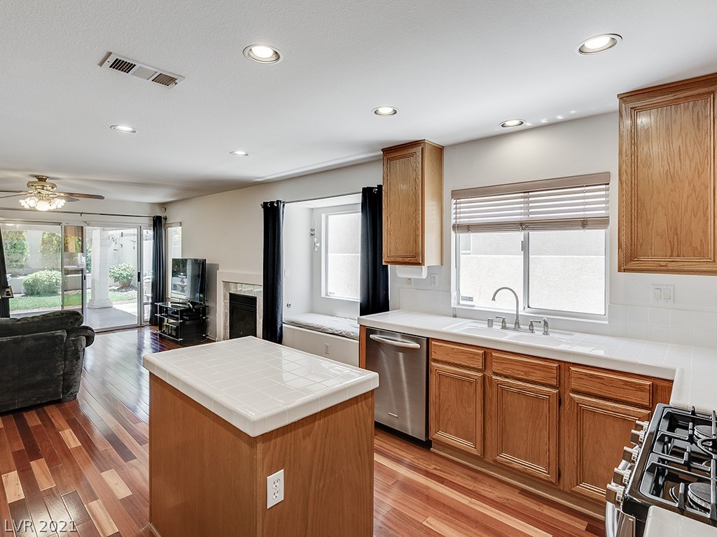 739 Roddenberry Avenue Las Vegas, NV 89123 - Photo 10 of 45