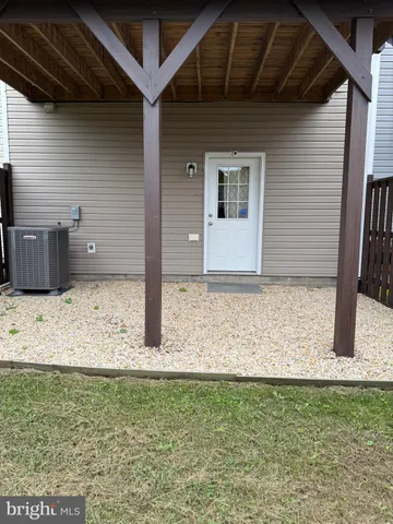 $1,895 | 23 Landis Court, Falling Waters, WV 25419