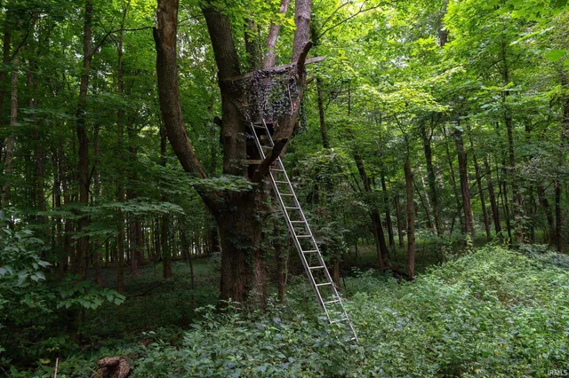 $475,000 | 444 North Dry Run Road, Veedersburg, IN 47987