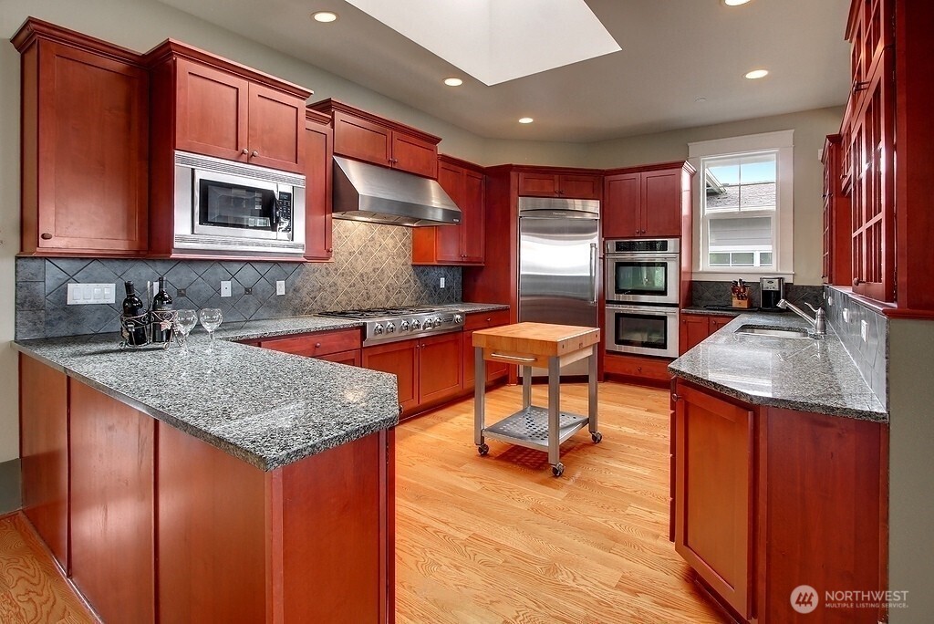 1518 South 5th Place Renton, WA 98057 - Photo 4 of 32 Gallery Image 4