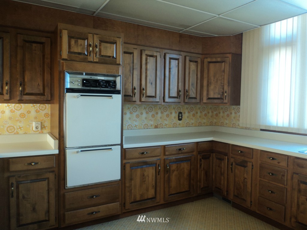 2255 Berry Lane Point Roberts, WA 98281 - Photo 8 of 19 Gallery Image 8