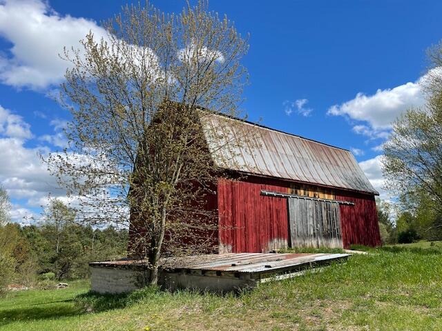 21175 West Leroy Road Leroy, MI 49655 - Photo 4 of 27 IMG_8452