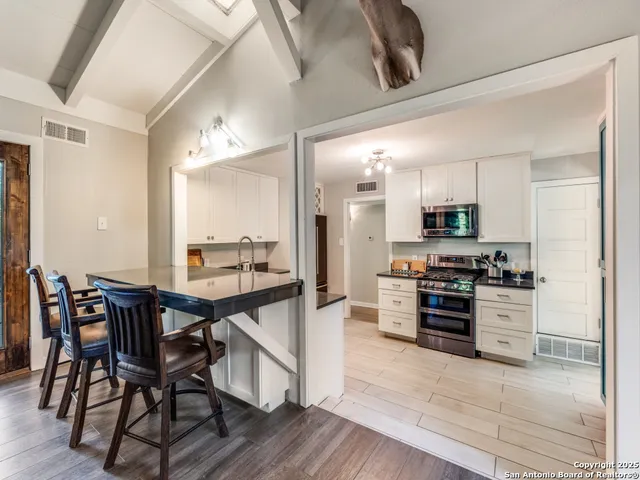 $625,700 | 1237 Wiltshire Avenue, Terrell Hills, TX 78209