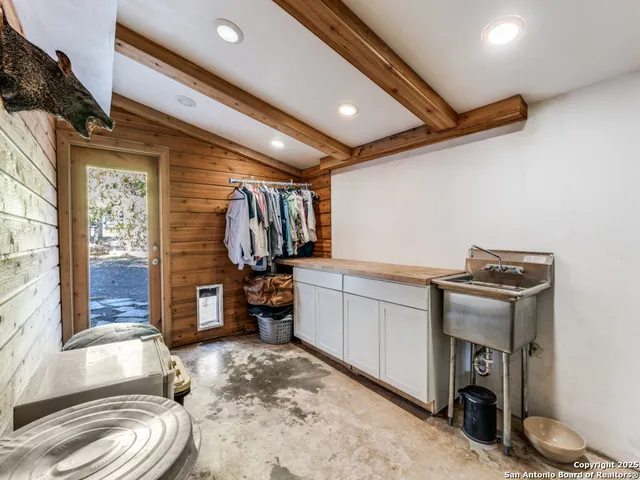 $625,700 | 1237 Wiltshire Avenue, Terrell Hills, TX 78209