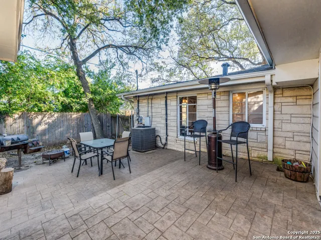 $625,700 | 1237 Wiltshire Avenue, Terrell Hills, TX 78209