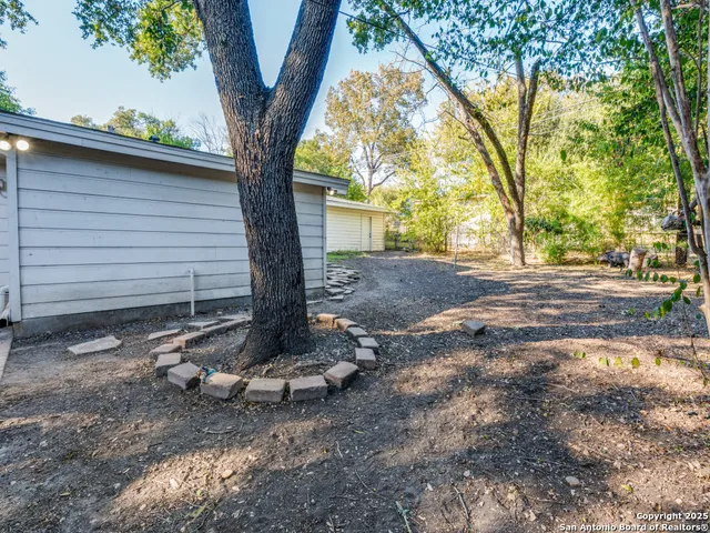 $625,700 | 1237 Wiltshire Avenue, Terrell Hills, TX 78209