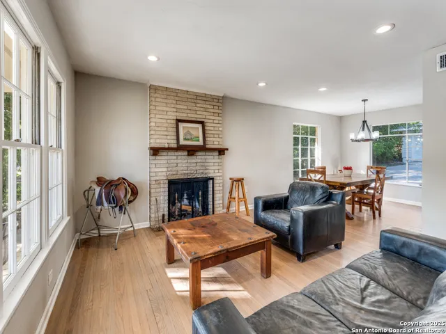 $625,700 | 1237 Wiltshire Avenue, Terrell Hills, TX 78209