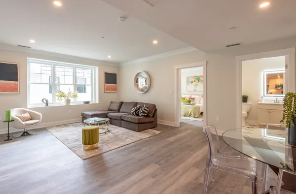 $4,200 | 61 County Street, Unit 212, Dover, MA 02030