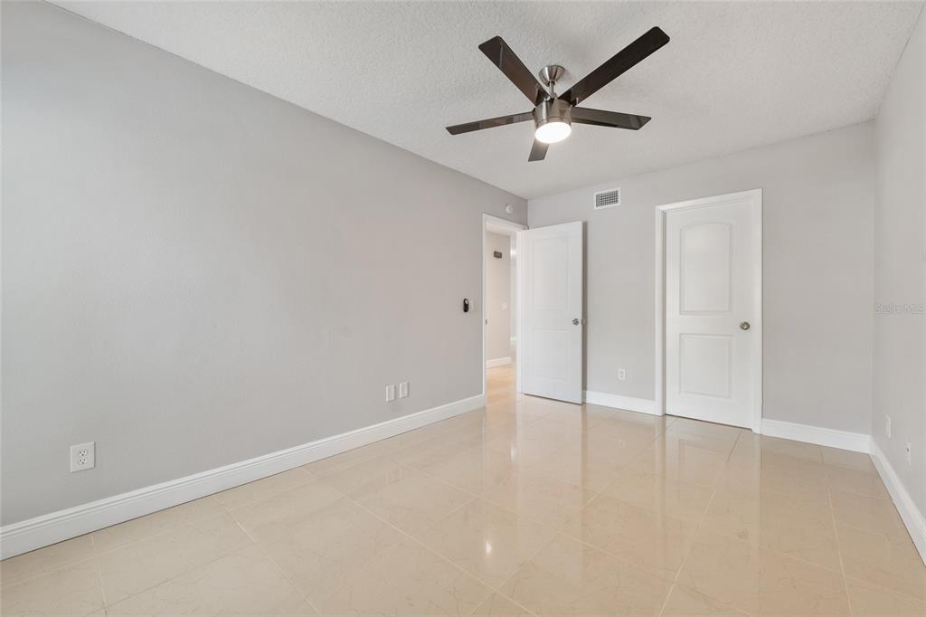 4304 Middlebrook Road, Unit 4304 Orlando, FL 32811 - Photo 12 of 29 Gallery Image 12