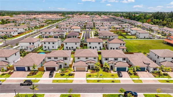 $4,900 | 11932 Southwest 241 Terrace, Unit 11932, Homestead, FL 33032