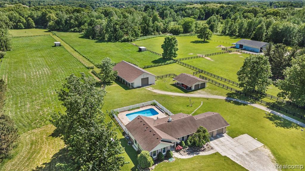 1491 West Sutton Road Metamora, MI 48455 - Photo 3 of 60