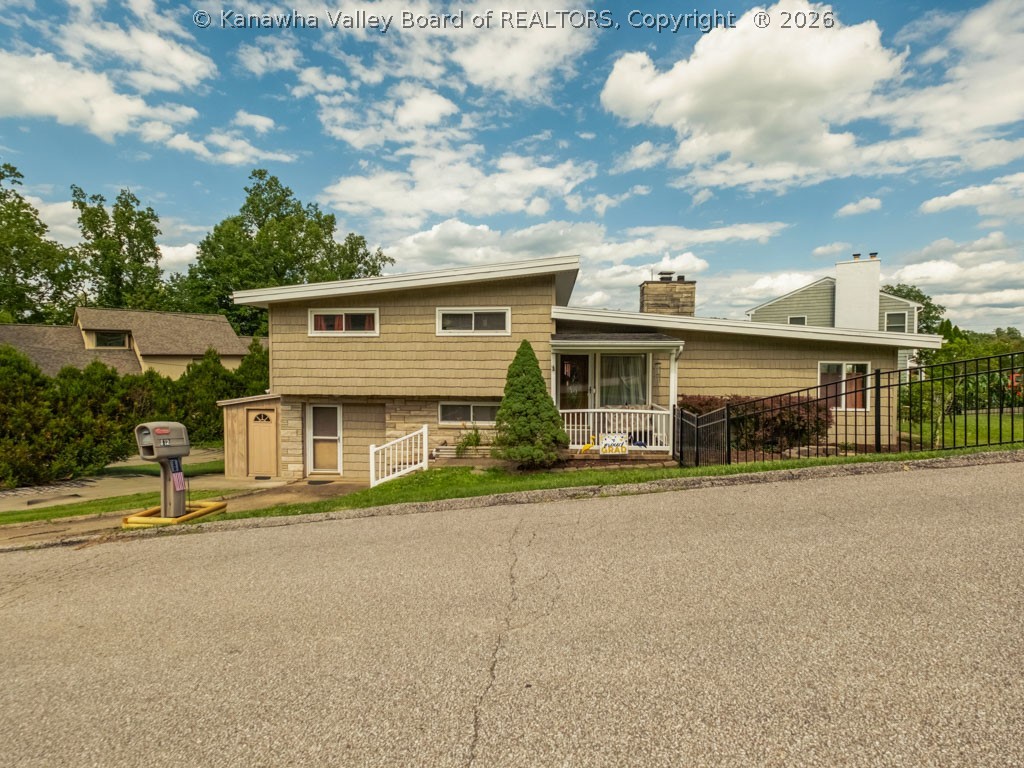 812 Carroll Road Charleston, WV 25314 - Photo 1 of 27 Gallery Image 1
