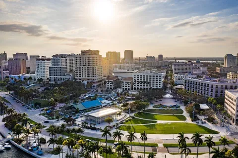 $799,000 | 3940 North Flagler Drive, Unit 303, West Palm Beach, FL 33407