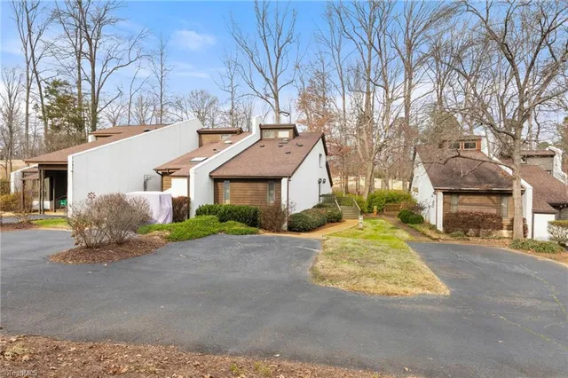 $235,000 | 33 Lantern Lane, Lexington, NC 27295