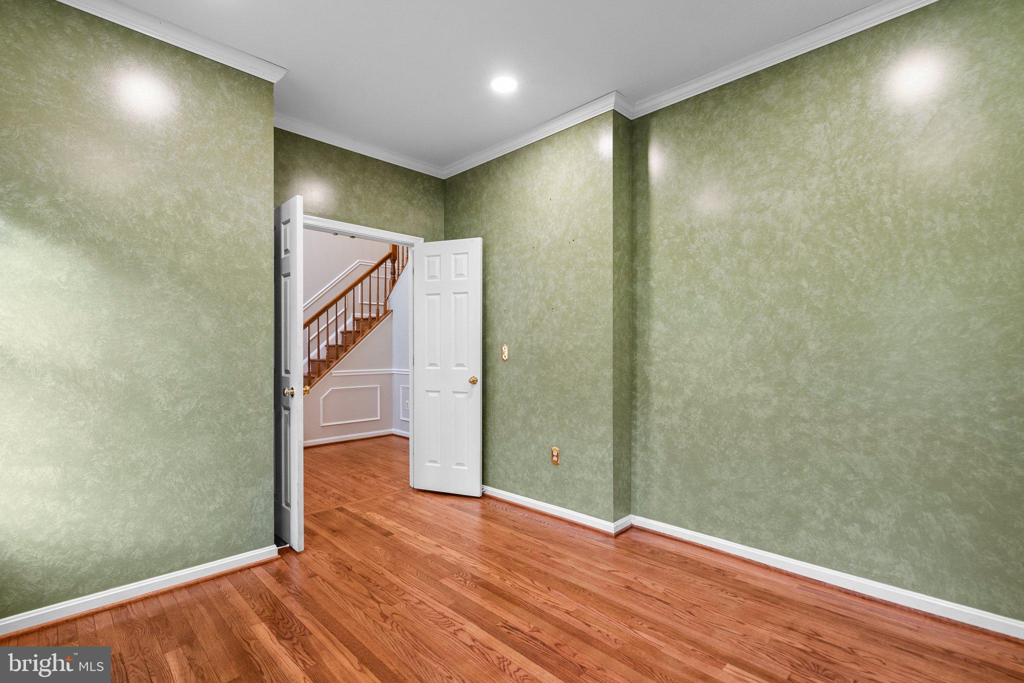 9716 Huntmaster Road Gaithersburg, MD 20882 - Photo 22 of 55