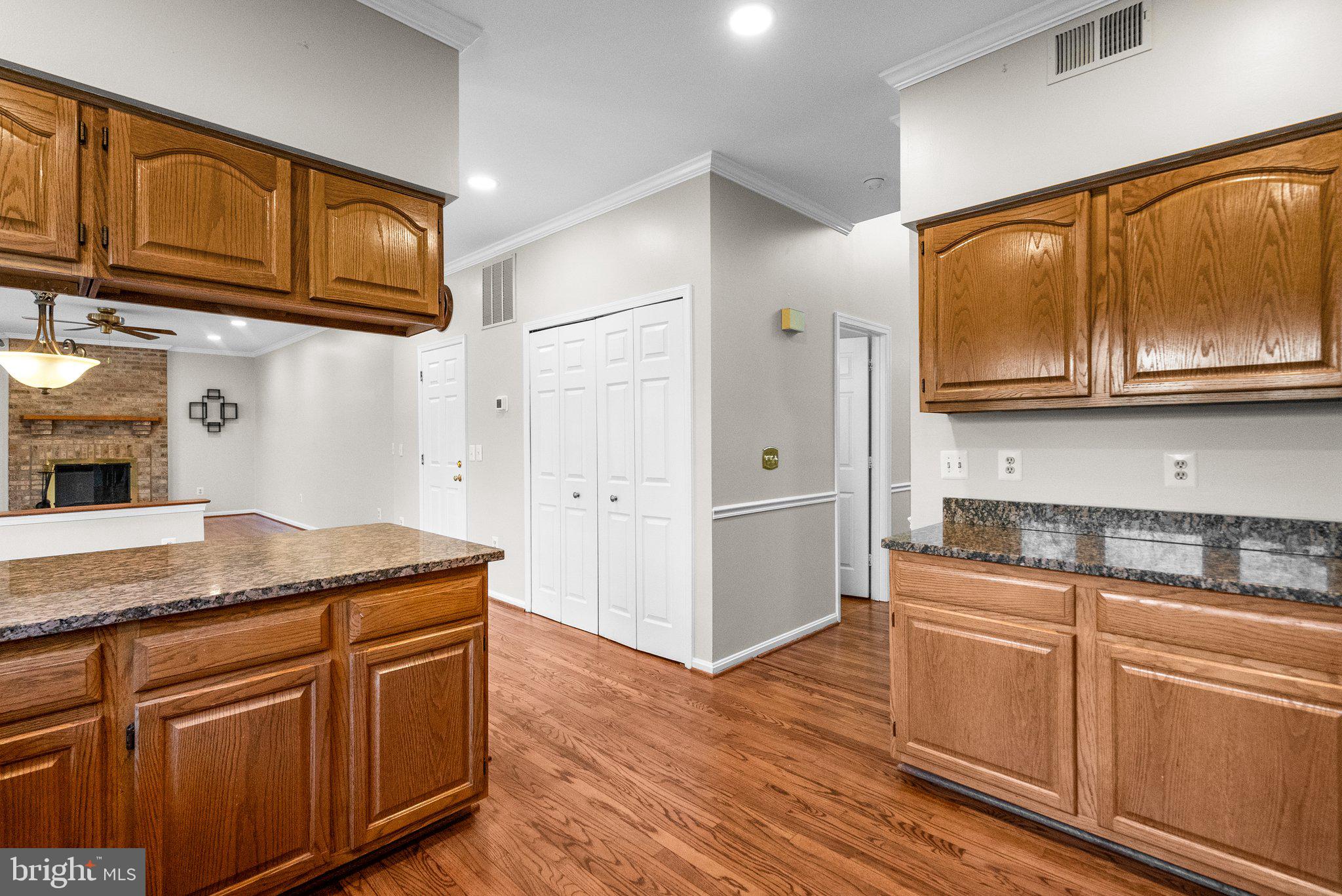 9716 Huntmaster Road Gaithersburg, MD 20882 - Photo 10 of 55