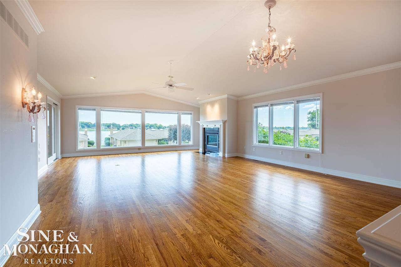 1933 River Road St. Clair, MI 48079 - Photo 7 of 38 50058637-6.JPG