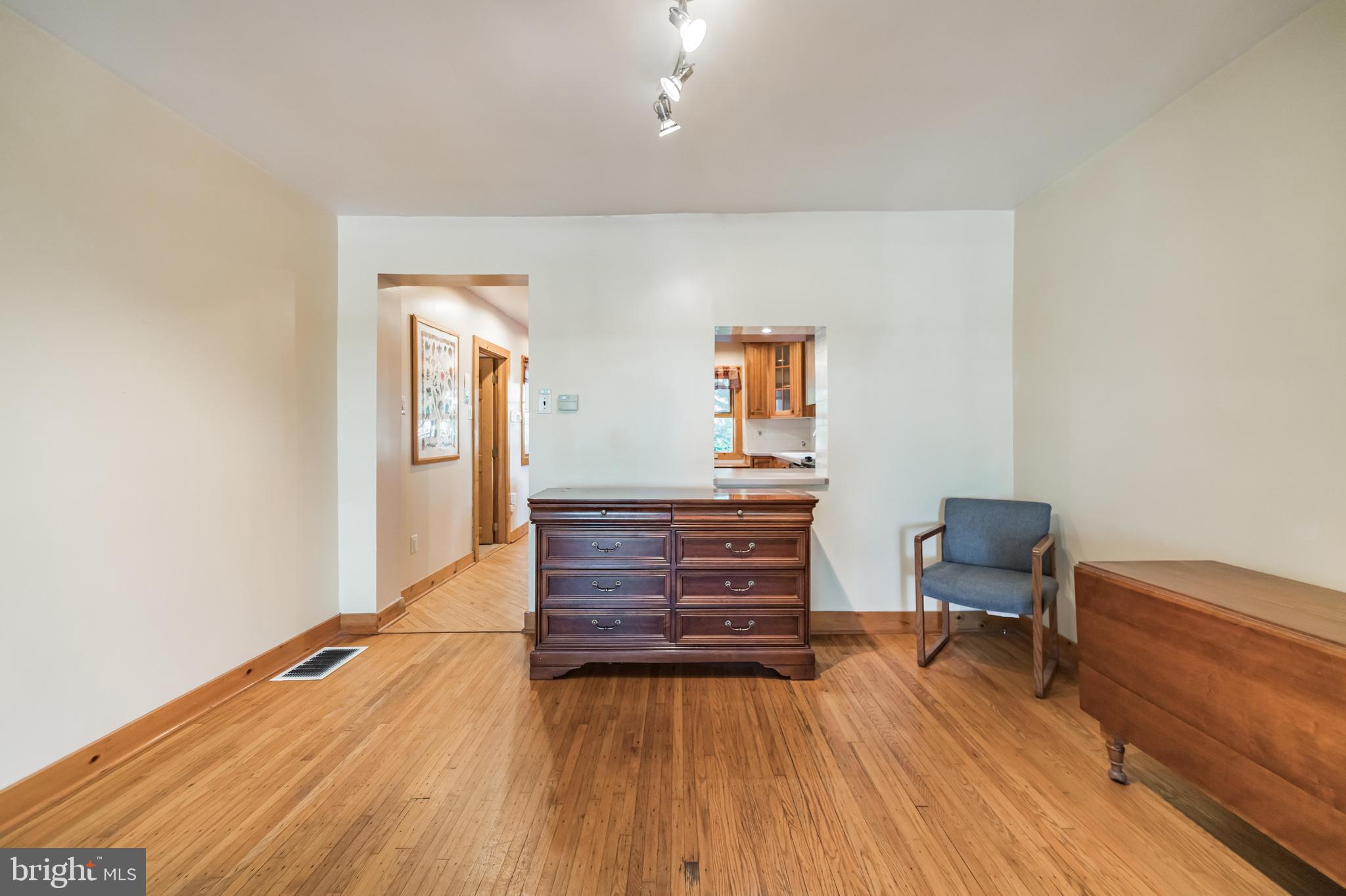 800-2 East Cathedral Road Philadelphia, PA 19128 - Photo 7 of 29