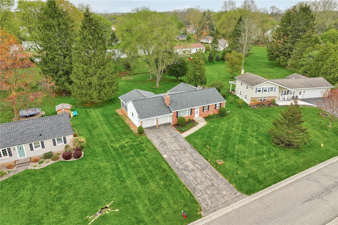 66 Merryhill Drive Rochester, NY 14625 - Photo 4 of 44