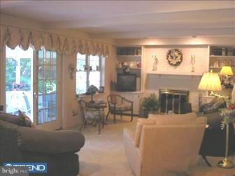 567 Sentinel Road Moorestown, NJ 08057 - Photo 3 of 6
