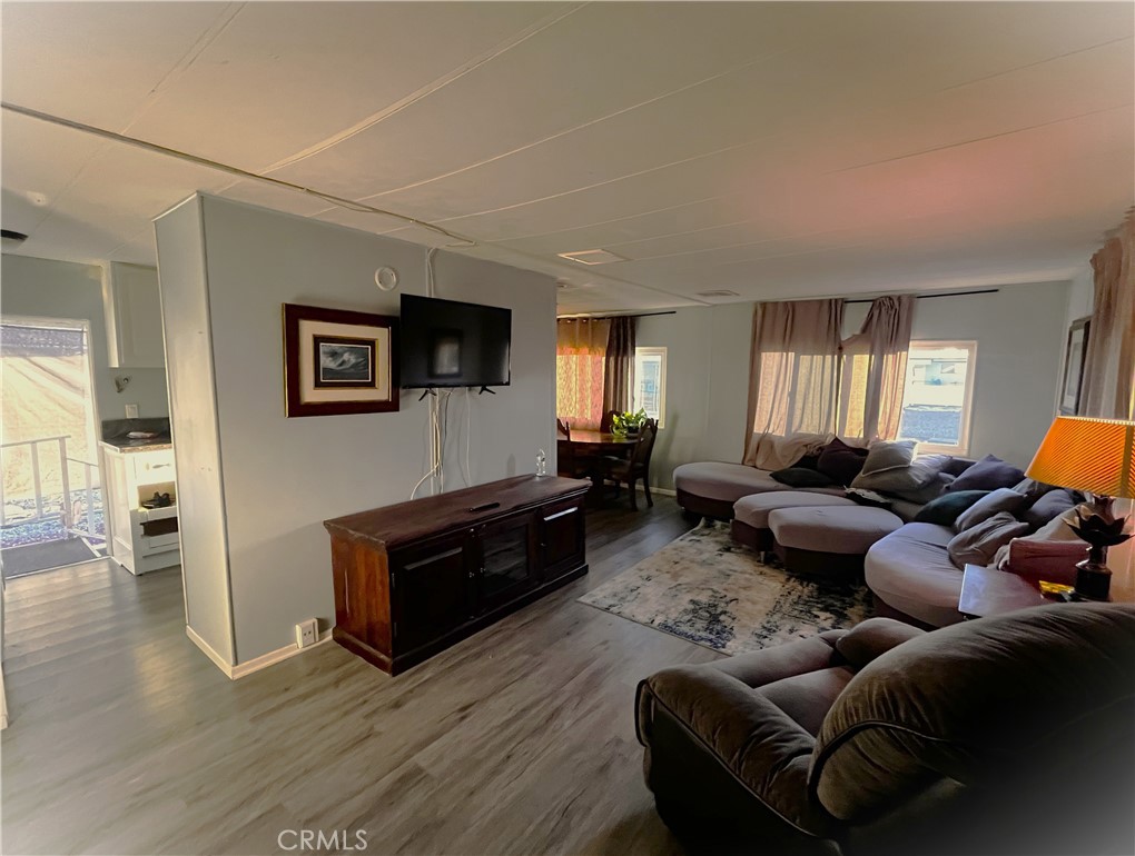 9391 California Avenue, Unit 7 Riverside, CA 92503 - Photo 4 of 14