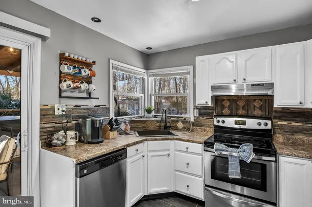 $315,000 | 42 Eastmont Lane, Sicklerville, NJ 08081