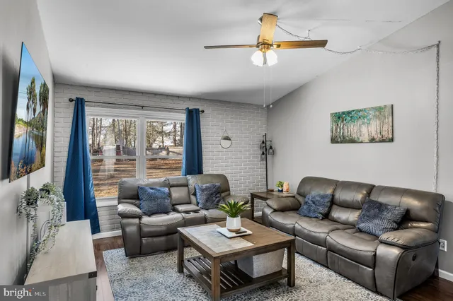 $315,000 | 42 Eastmont Lane, Sicklerville, NJ 08081