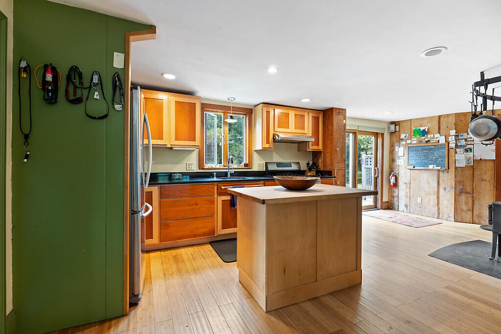 850 Lawrence Road Pownal, ME 04069 - Photo 13 of 91 25_BP5A0571_DxO_mls