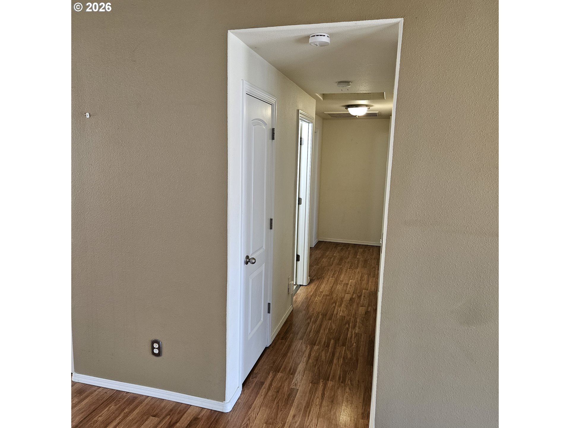 202 Northeast Plum Ridge Drive Winston, OR 97496 - Photo 10 of 24 Hallway