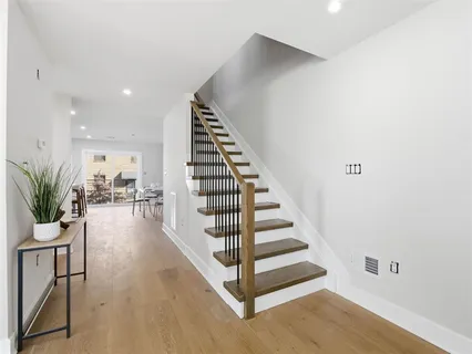 $979,000 | 140 A Weigands Lane, Secaucus, NJ 07094