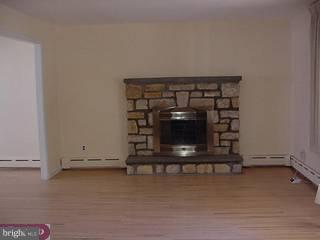 2031 Hemlock Road Norristown, PA 19403 - Photo 3 of 4 Gallery Image 3
