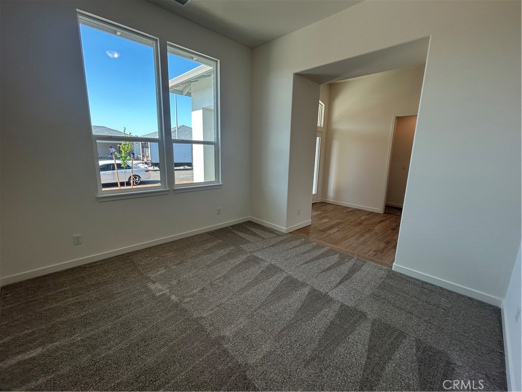 325 Bainbridge Place Chico, CA 95973 - Photo 6 of 26 an empty room that has a window
