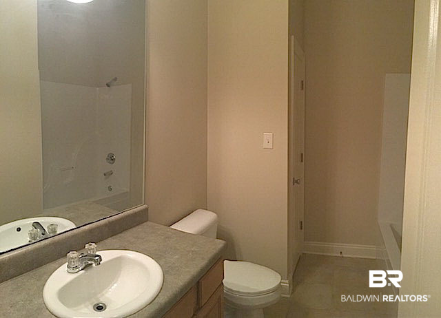 102 Timberland Court Daphne, AL 36526 - Photo 9 of 14 Hall Bath