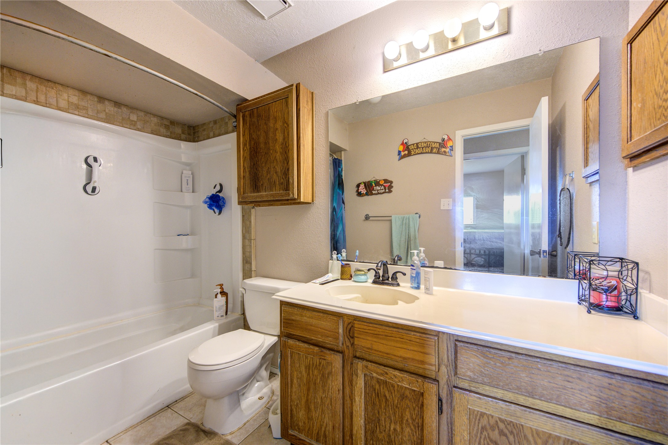 316 North Ranch House Road Angleton, TX 77515 - Photo 23 of 30 2nd bath