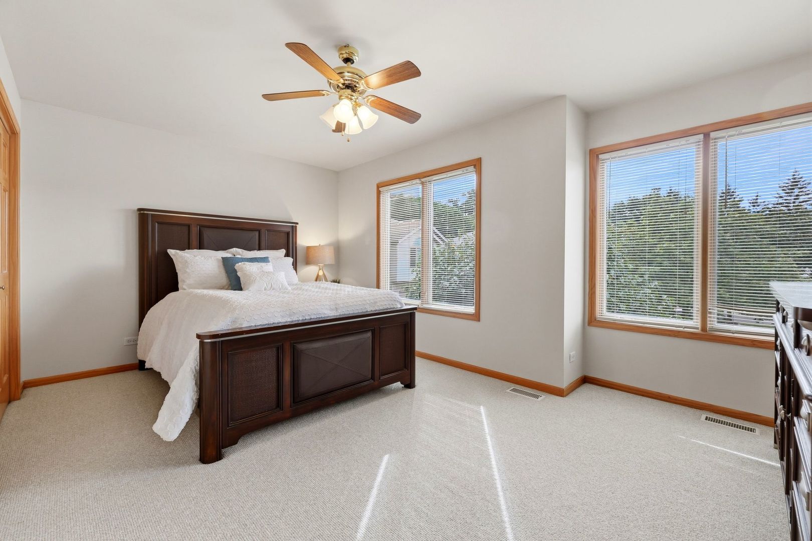 691 East Nerge Road Roselle, IL 60172 - Photo 19 of 30 Gallery Image 19