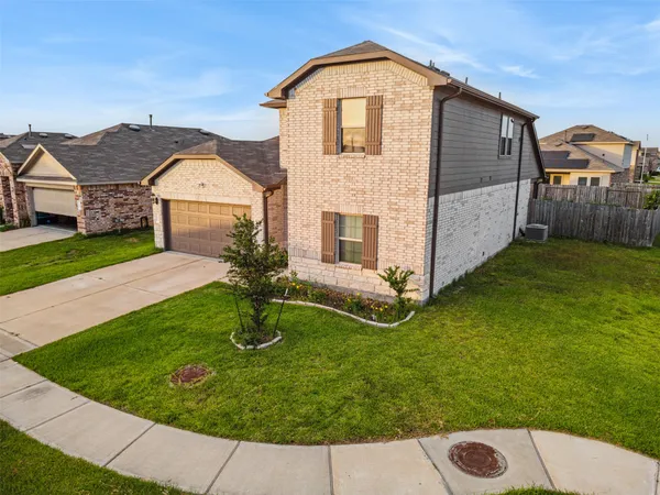 $2,550 | 5102 Hedgerose Lane, Katy, TX 77449