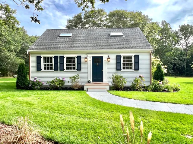 $2,195,000 | 15 Night Heron Road, Edgartown, MA 02539