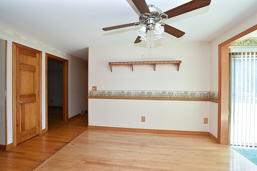 21 Raymond Drive Cumberland, RI 02864 - Photo 8 of 9