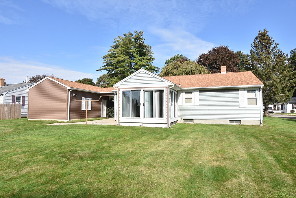 21 Raymond Drive Cumberland, RI 02864 - Photo 9 of 9