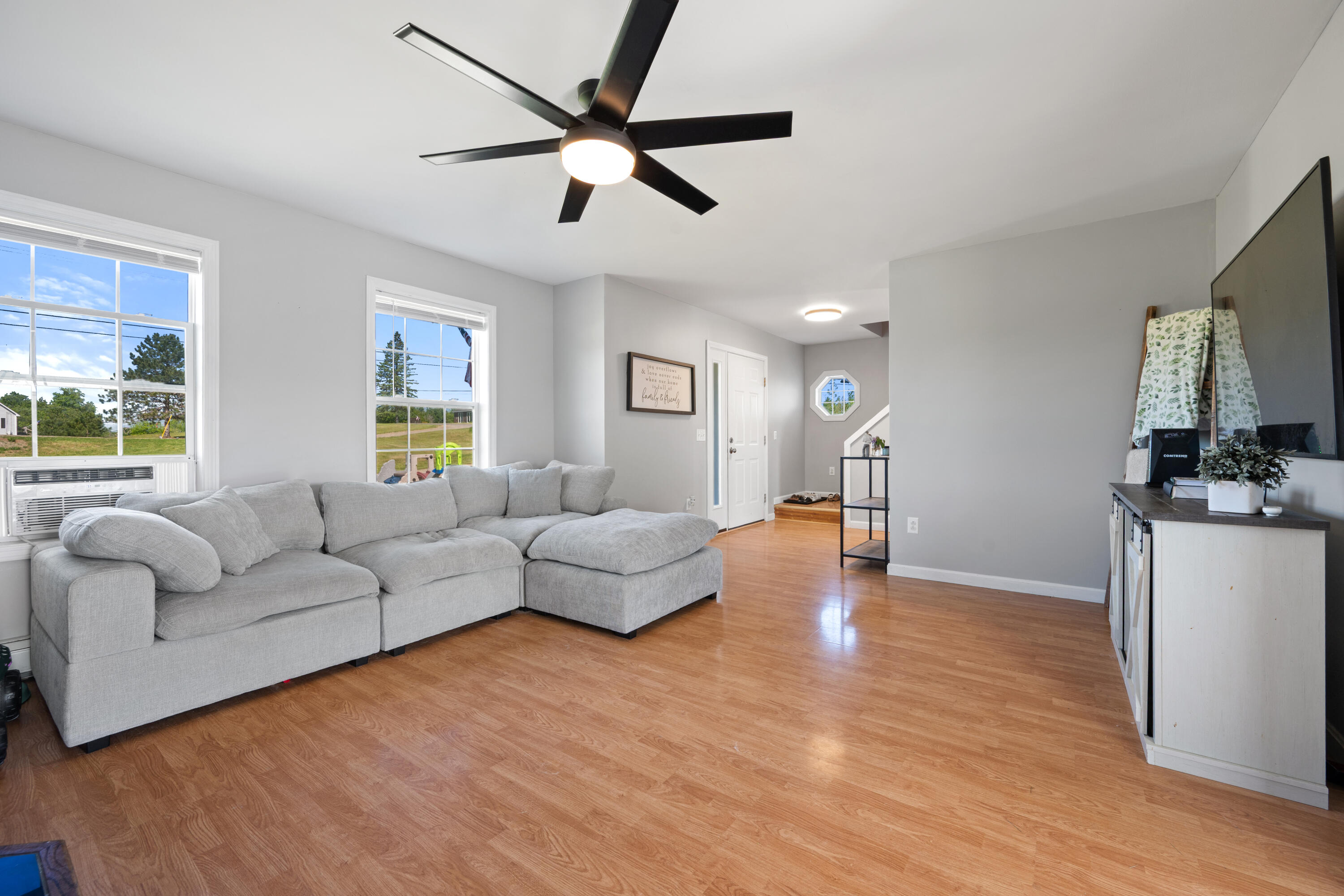 4 Maefield Lane Hudson, ME 04449 - Photo 8 of 42 09-Living Room