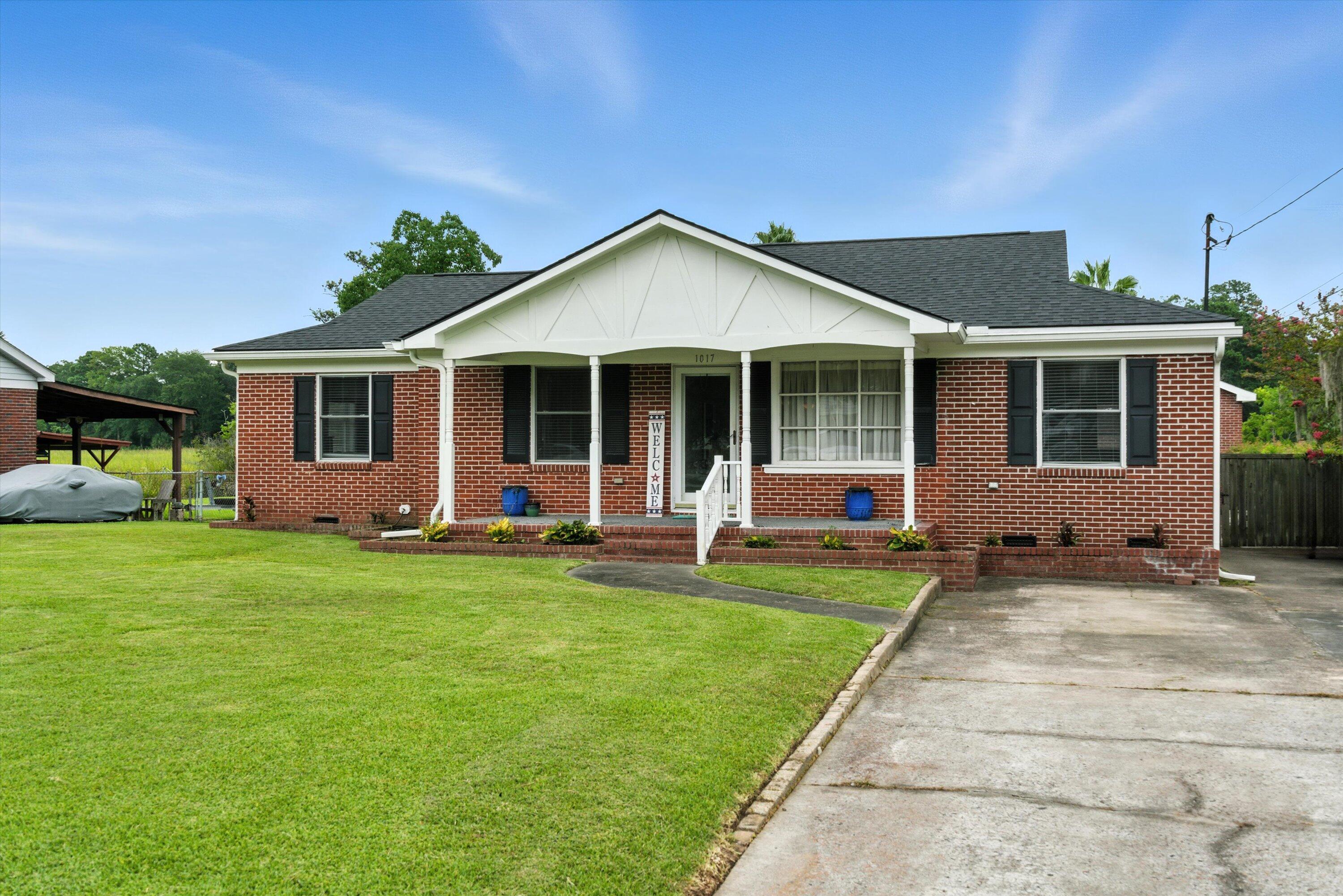 1017 East Recess Road Hanahan, SC 29410 - Photo 1 of 35 01-001_SNY09074_1