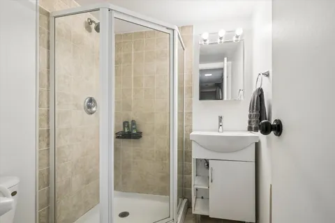 $225,000 | 4607 Kings Walk Drive, Unit 1B, Rolling Meadows, IL 60008