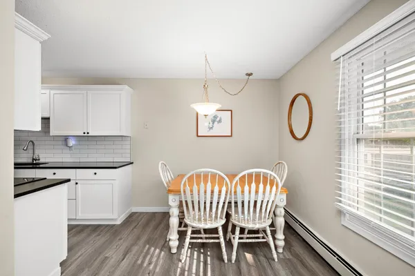 $2,250 | 4618 Cedar Lake Road, Unit 6, St. Louis Park, MN 55416