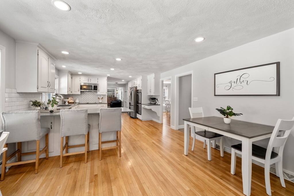 7 Mohawk Lane Lynnfield, MA 01940 - Photo 13 of 42