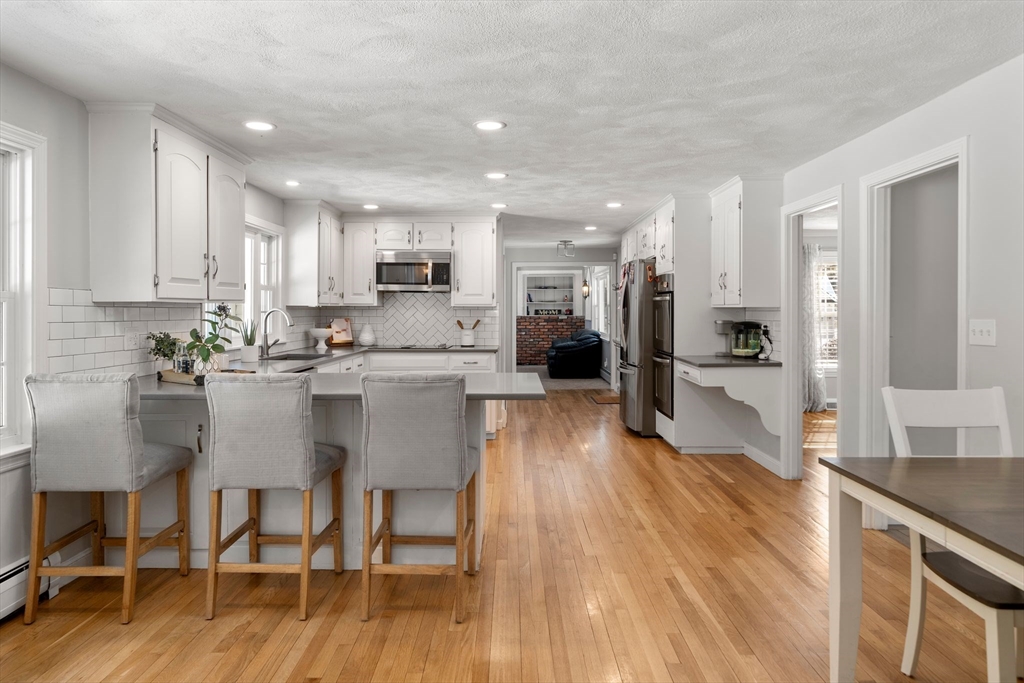 7 Mohawk Lane Lynnfield, MA 01940 - Photo 14 of 42