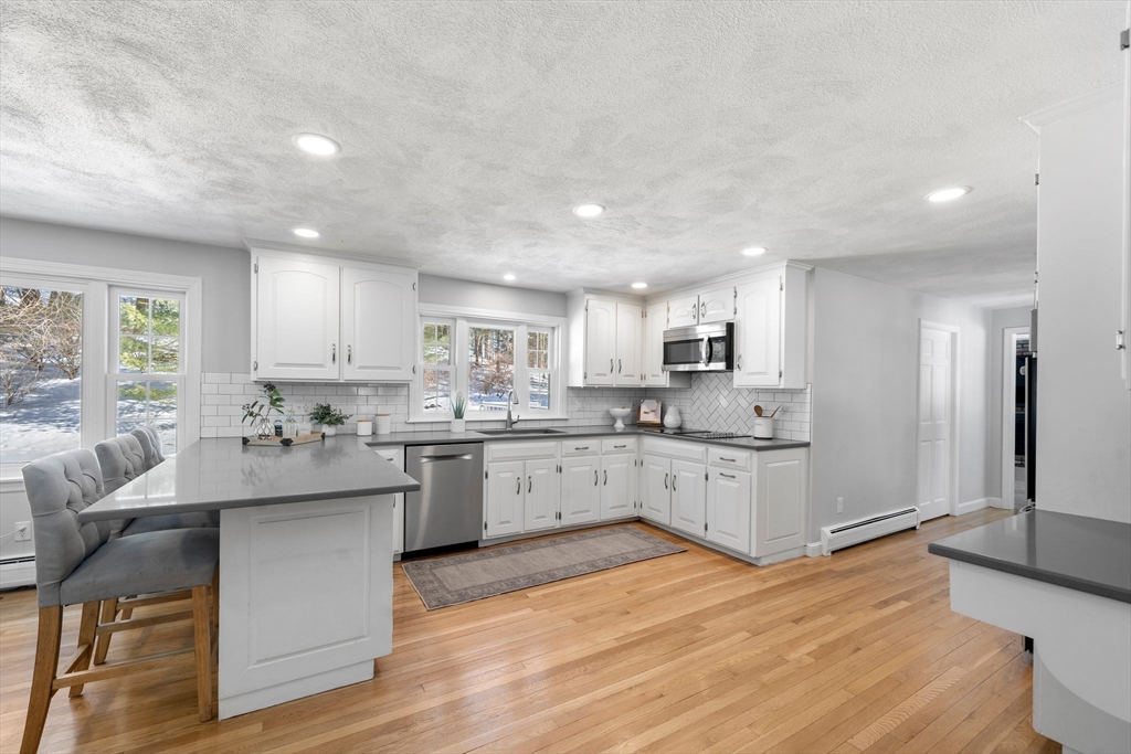 7 Mohawk Lane Lynnfield, MA 01940 - Photo 15 of 42